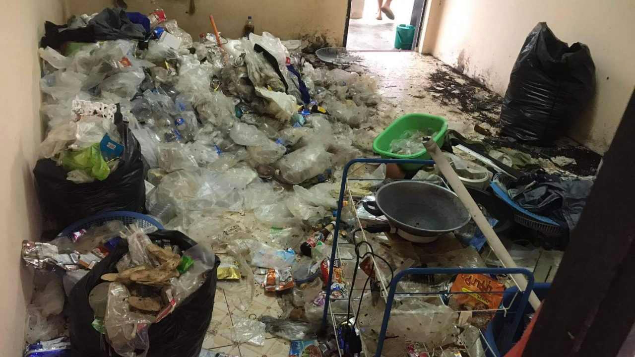 ตะลึง ห้องพักชายโสด เบี้ยวค่าเช่าหนีหาย เจ้าของไปเปิดถึงผงะ