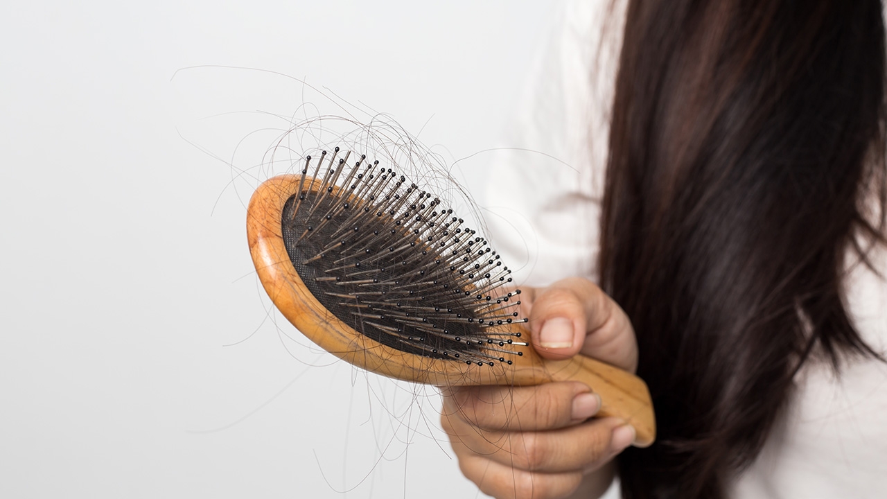 เตือนภัยข่าวปลอม อย่าหลงเชื่อ หมักผมด้วย "กระเทียม" รักษาผมร่วง