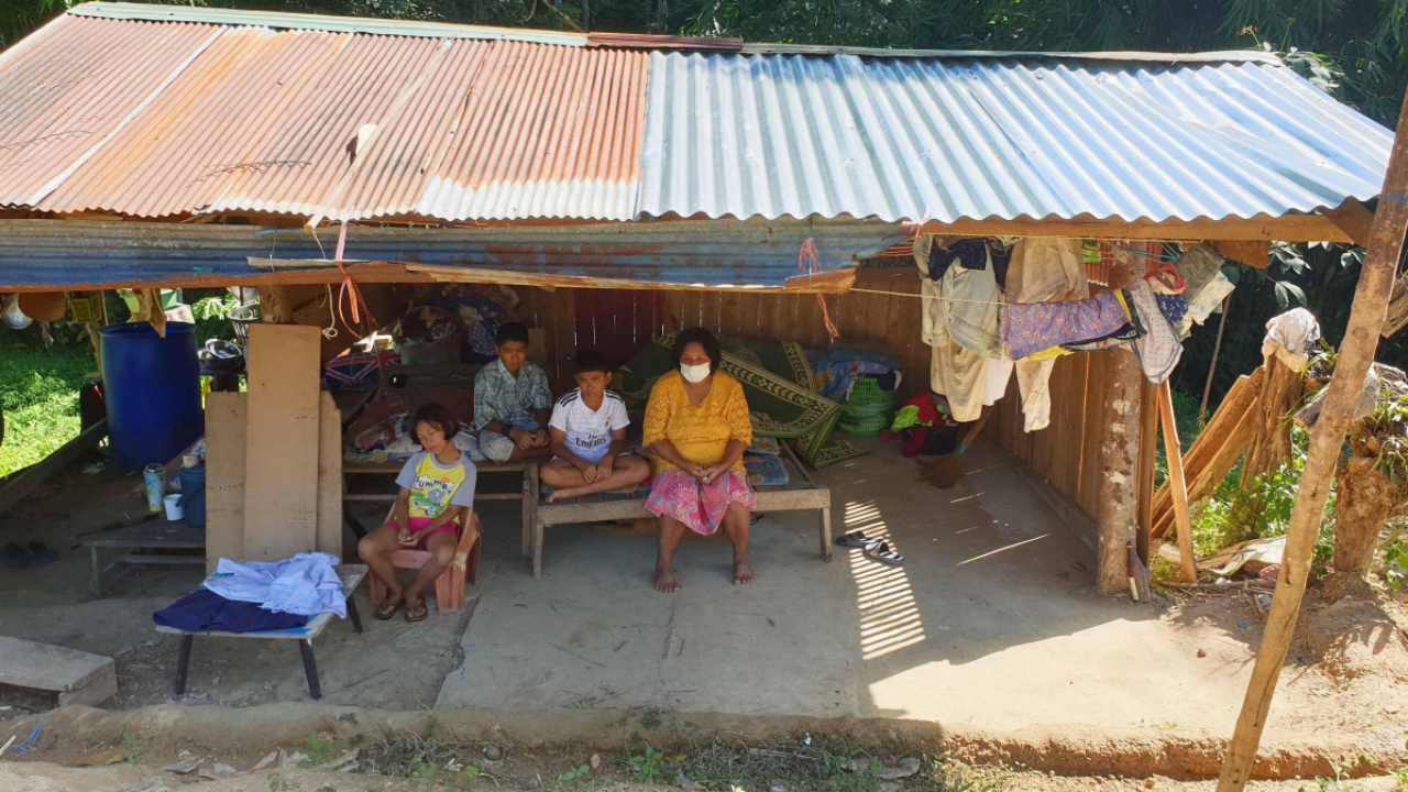 วอนช่วย 3 พี่น้องสู้ชีวิต อยู่เพิงหมาแหงนท้ายสวน ไร้ส้วม ไม่มีไฟฟ้า