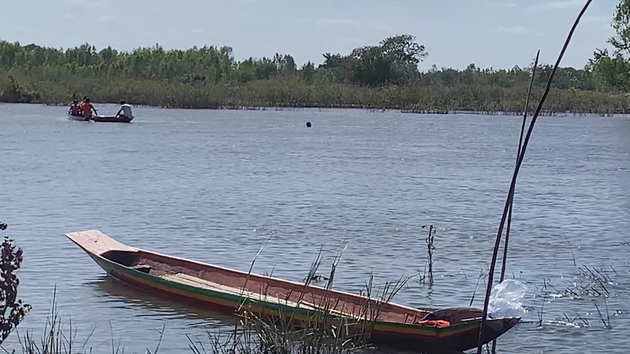 เด็ก 6 คนลงเล่นน้ำมูลที่ราษีไศล เจอน้ำพัดจมหายไปช่วยได้ 4 ตาย 1 หาย 1 