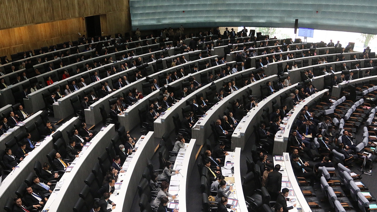 วิป 3 ฝ่าย เห็นพ้อง โหวต 7 ร่างแก้รธน. 18 พ.ย.แนวโน้มสูง ร่าง "ไอลอว์" ตก 