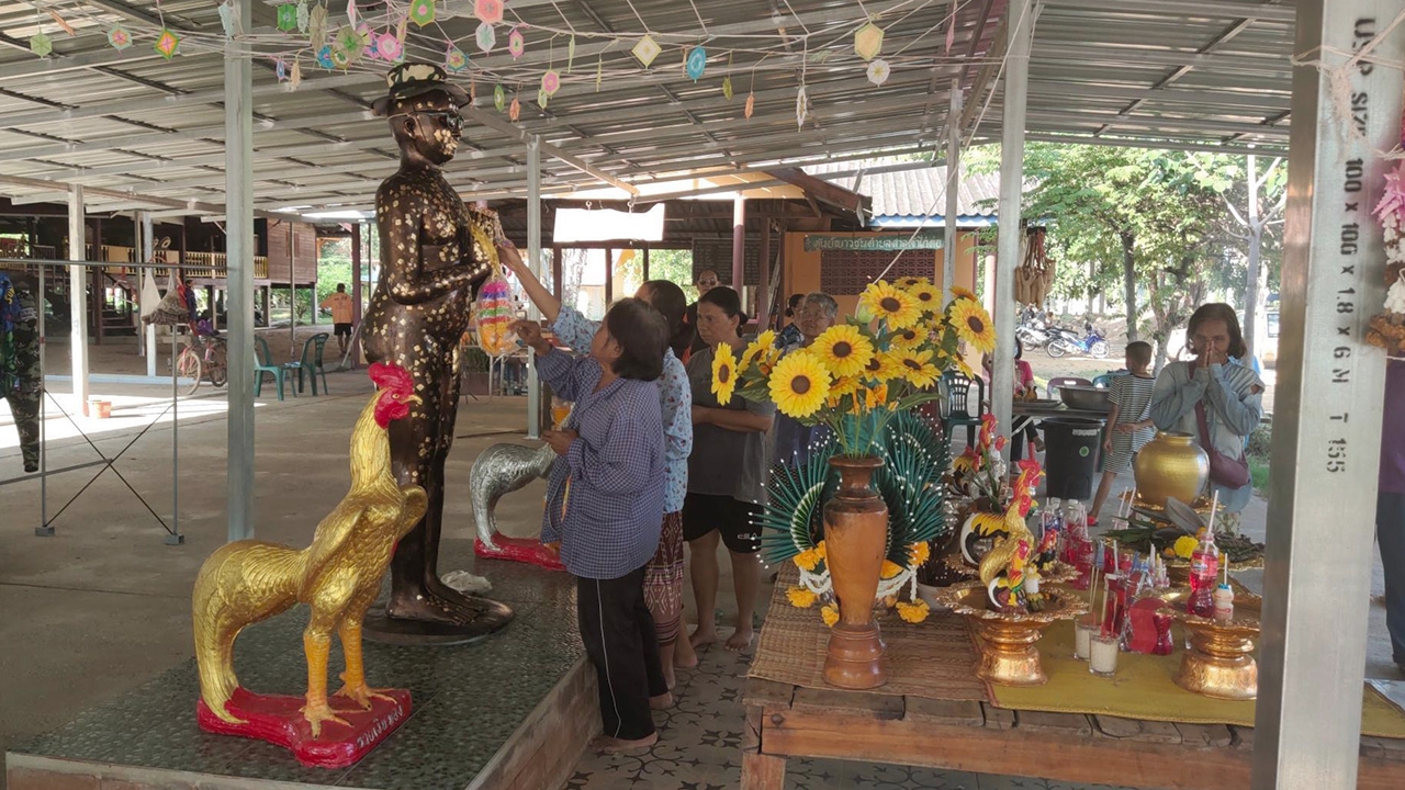 คนดวงเฮงมาแก้บน "ไอ้ไข่" ยิ้มกว้างได้ "เลขเด็ด" กลับไปเสี่ยงโชค