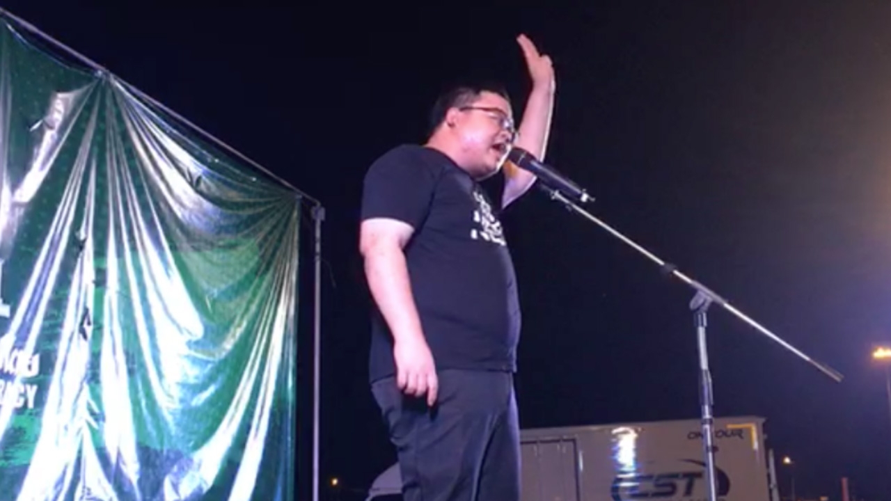 "เพนกวิน พริษฐ์" ปราศรัยที่ระยอง ย้ำจุดยืน 3 ข้อเรียกร้อง ลั่นไม่ลดเพดาน