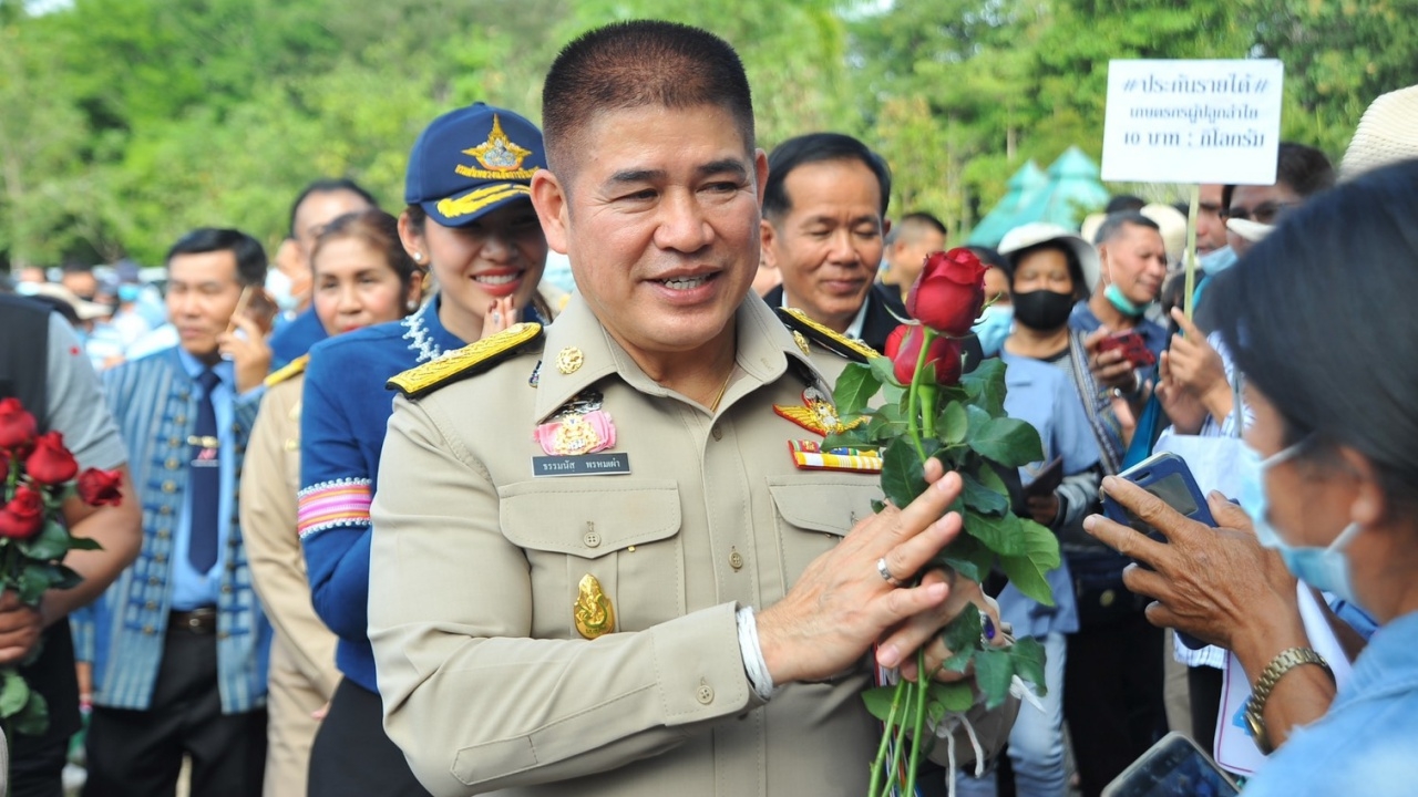 "ธรรมนัส" ลุยเชียงราย Kick off สานพลังเครือข่ายเกษตรกรปลอดการเผา