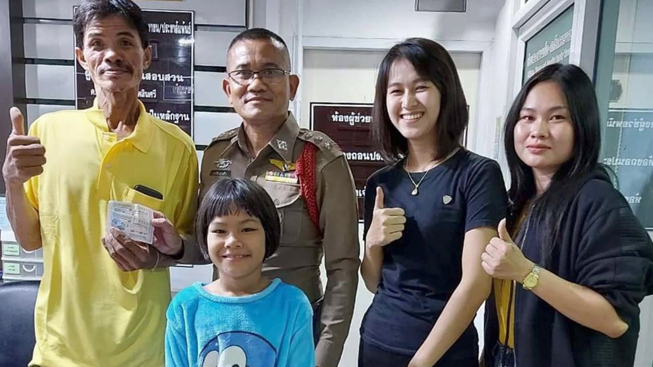  ลุงขอนแก่นสุดเฮง ถูกหวย 12 ล้าน บอกเงินก้อนนี้จะพาครอบครัวสุขสบาย