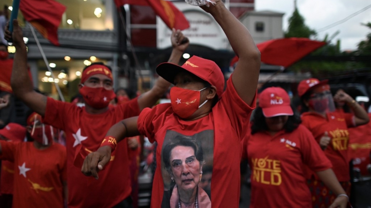 เลือกตั้งพม่า พรรคเอ็นแอลดีของซูจี คว้าชัยถล่มทลาย แกนนำจัดตั้ง รบ.ใหม่ 