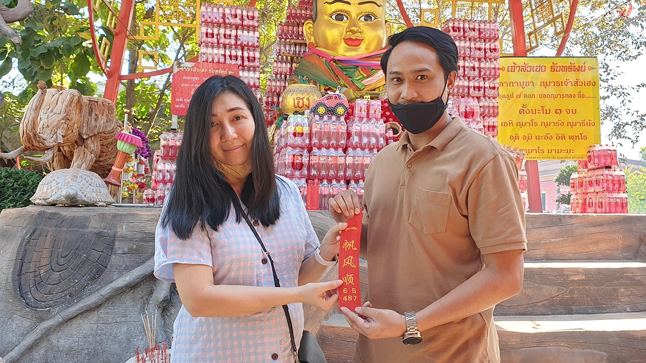 สามีภรรยาแก้บนกุมารเจ้าสัวเฮง หลังขอลูกสมหวังท้อง 6 เดือนแถมถูกหวยอีก