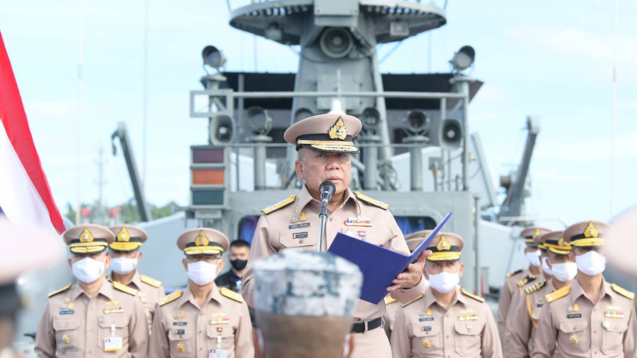 "บิ๊กอุ้ย" ตรวจเยี่ยม ทัพเรือภาค 3 สร้างขวัญกำลังใจในการปฏิบัติหน้าที่