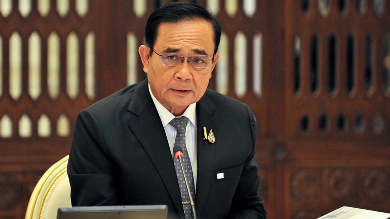 นายกฯ ห่วงชุมนุม สั่งตำรวจดูแล 2 กลุ่ม ให้รัฐสภาเดินต่อได้ 