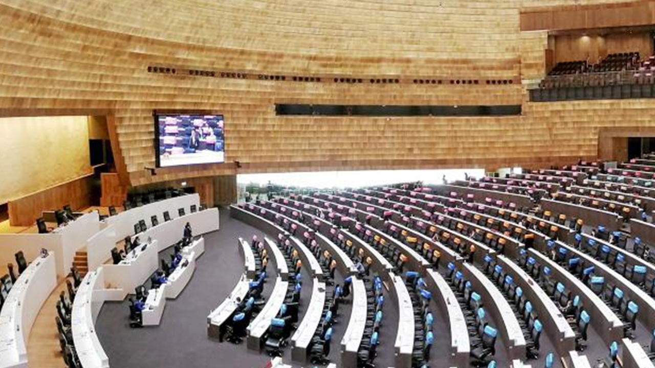 สภา พิจารณาลงมติ ร่างแก้ไขเพิ่มเติม รธน. 7 ฉบับ (ชมสด)