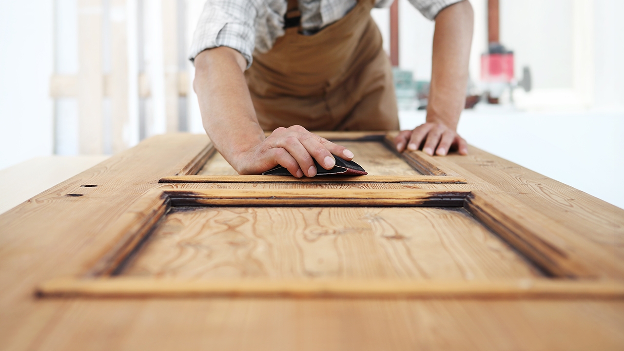 รีโนเวท...เฟอร์นิเจอร์ไม้ให้ดูเหมือนใหม่