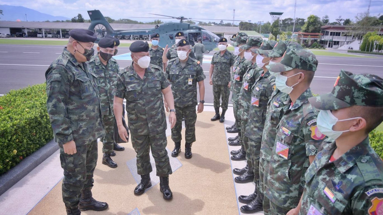 มทภ.4 เปิดค่ายสิรินธร รับคณะ นร.จปร.ชั้นปี 5 เยี่ยมดูการฝึกภาคสนาม