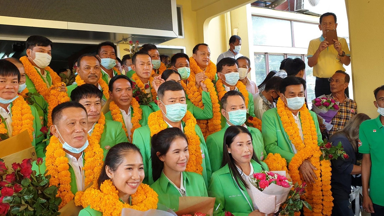 แม่ยกเพียบ "นายกฯ ปราย" นอนมา ไร้คู่แข่ง ชิงนายก อบจ.เมืองเพชร