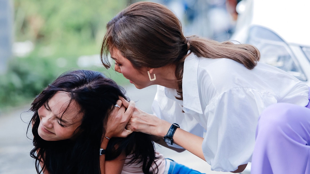 "ซอนย่า-เข็ม" ตบสนั่นแย่งผู้ชาย ใน คลับฟรายเดย์เดอะซีรีส์ 12 ตอน รักในแรงแค้น 