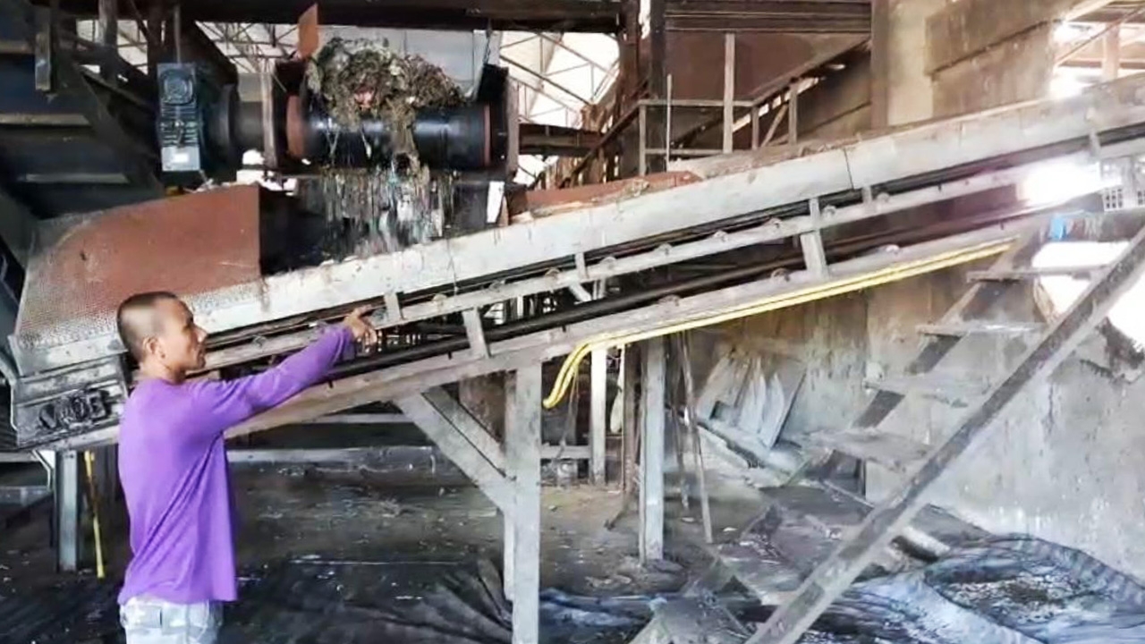 คนงานแยกขยะผงะ หัวทารกตกใส่ รีบแจ้งตำรวจ คาดฝีมือแม่ใจร้ายนำมาทิ้ง