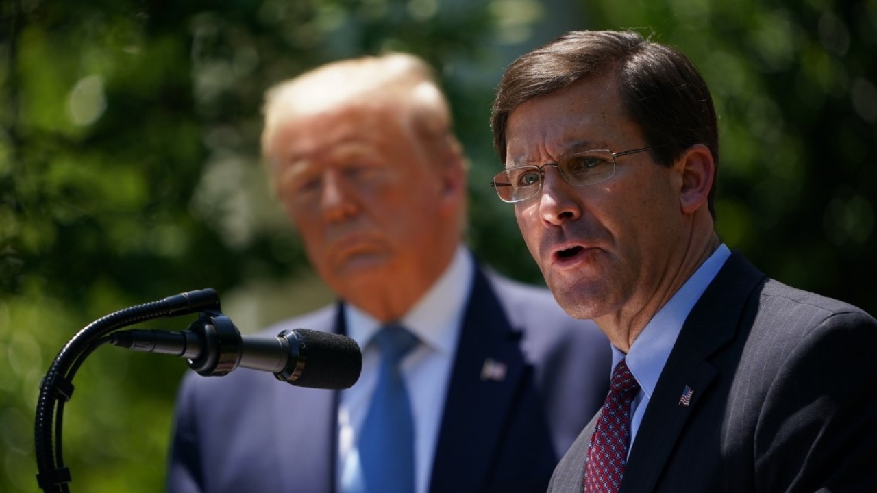 ทรัมป์ ปลดฟ้าผ่า "มาร์ค เอสเปอร์" พ้นตำแหน่ง รมว.กลาโหม