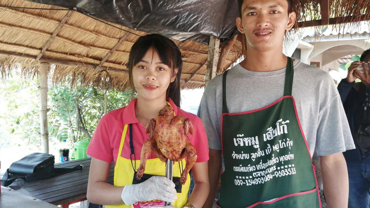 ผัวเมียวัยรุ่น ทำ ไก่อบโอ่ง โพสต์ในทุกเพจอาหาร ขายวันละ 70 ตัว