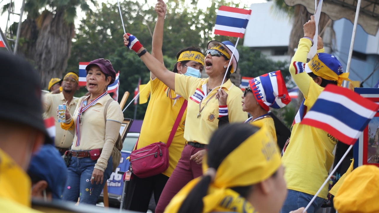 ภาคีเครือข่ายเพื่อปกป้องสถาบัน "รวมพลคนไม่ทน" ลั่น ขอโต้กลับ คณะราษฎร