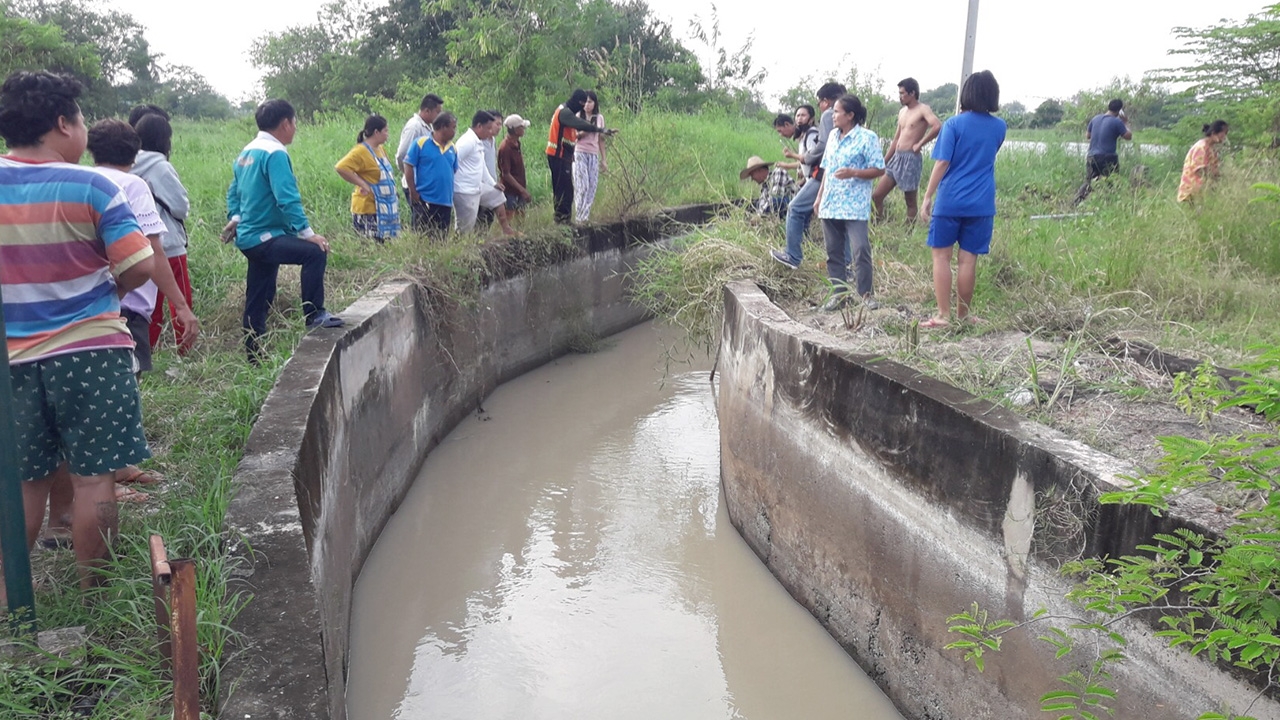 ปู่กับพ่อช่วยหลานจมน้ำไม่สำเร็จ ชาวบ้านช่วยพ่อกับเด็กได้ แต่ปู่ไม่รอด