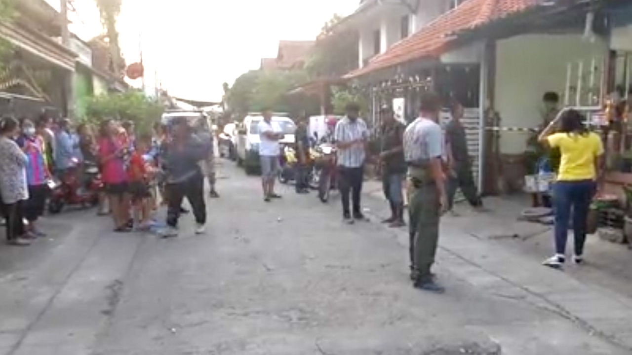 สลด ม.4 คลั่งเกมออนไลน์ ใช้เทปพันหน้า ดับคาห้องนอน ตร.คาดเลียนแบบ 