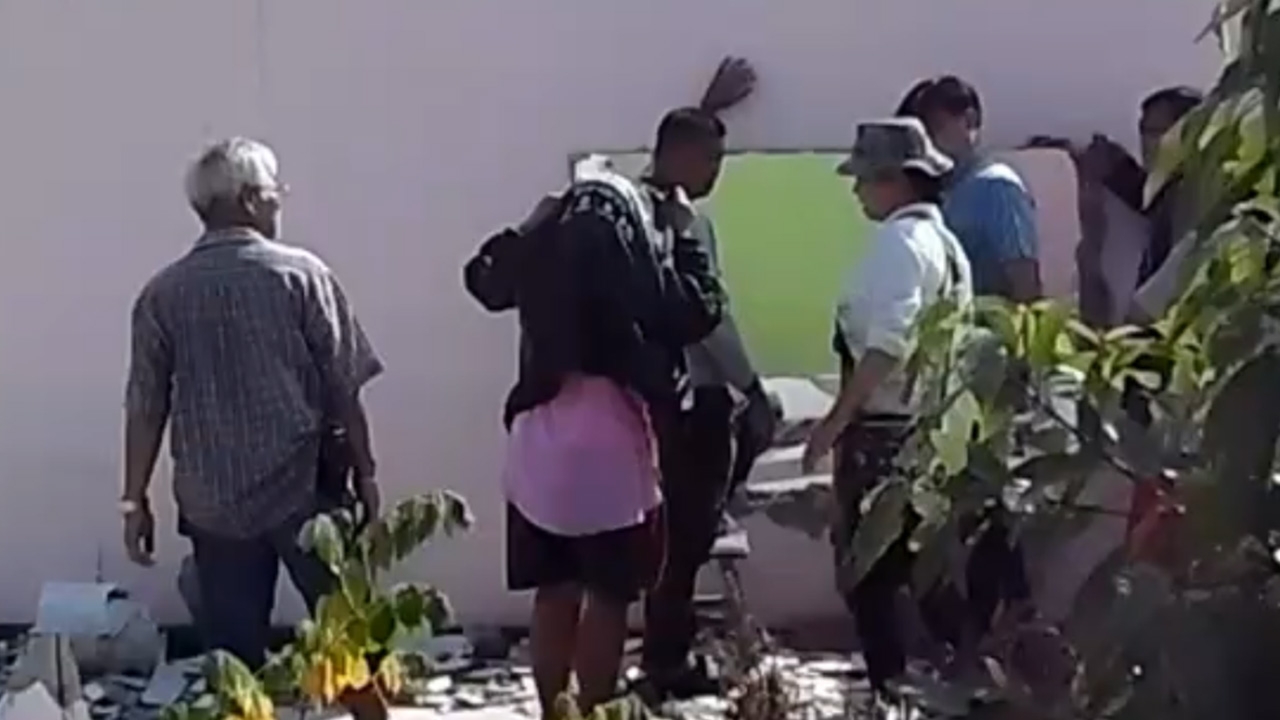 พ่อช็อก ลูกชายหายไปปีกว่า เจออีกที กลายเป็นศพอยู่ข้างบ้าน