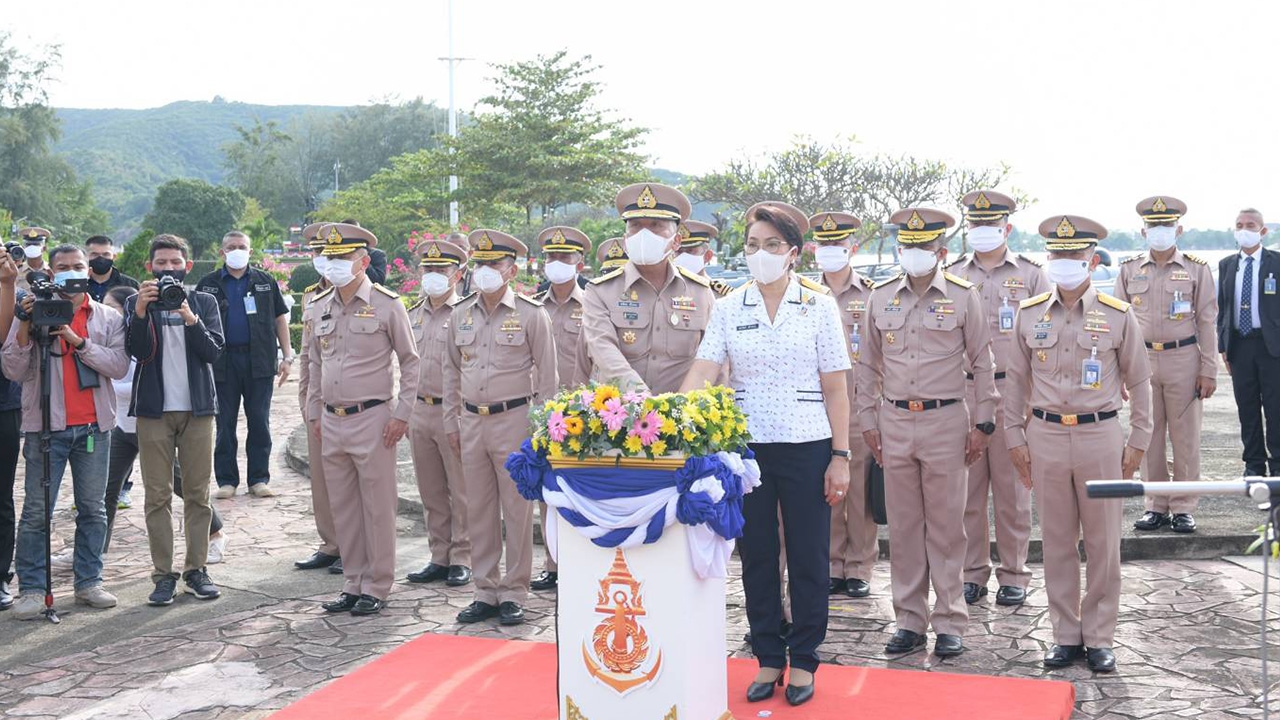 "บิ๊กอุ้ย" เปิดป้ายศูนย์อนุรักษ์พันธุ์เต่าทะเล ทัพเรือภาค 2 