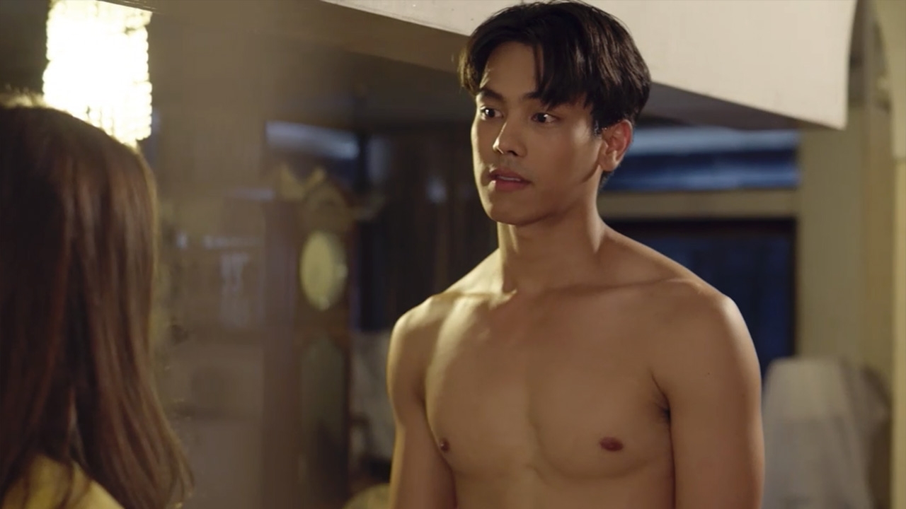 "ตรี" ถอดเสื้อนุ่งผ้าเช็ดตัว อวดหุ่นล่ำ ทำ "มารี" ใจสั่นใน "เลดี้บานฉ่ำ"