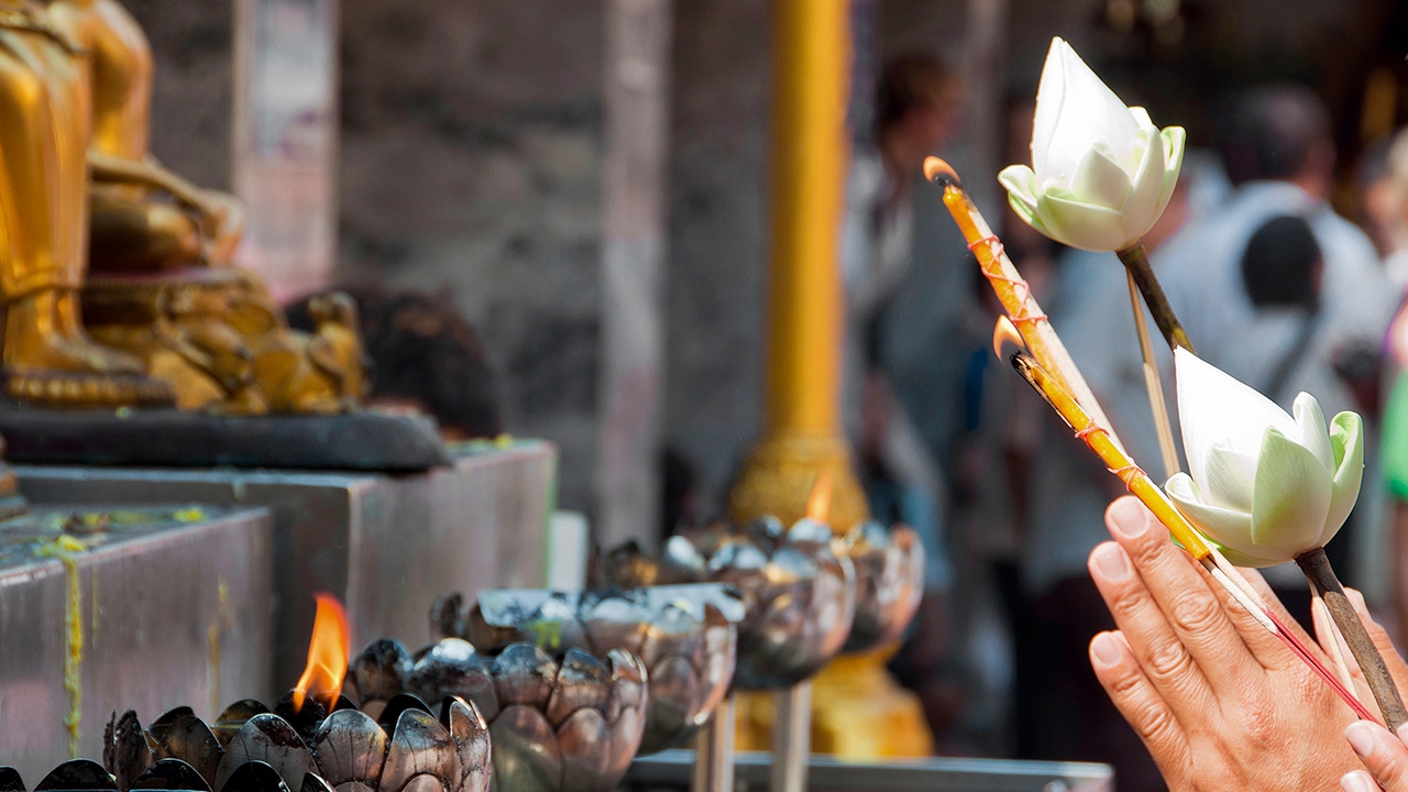 รวม ๒๕ บทสวดมนต์ข้ามปี ๒๕๖๕ แบบย่อและฉบับเต็ม เพื่อสวดเป็นมงคลรับปีใหม่