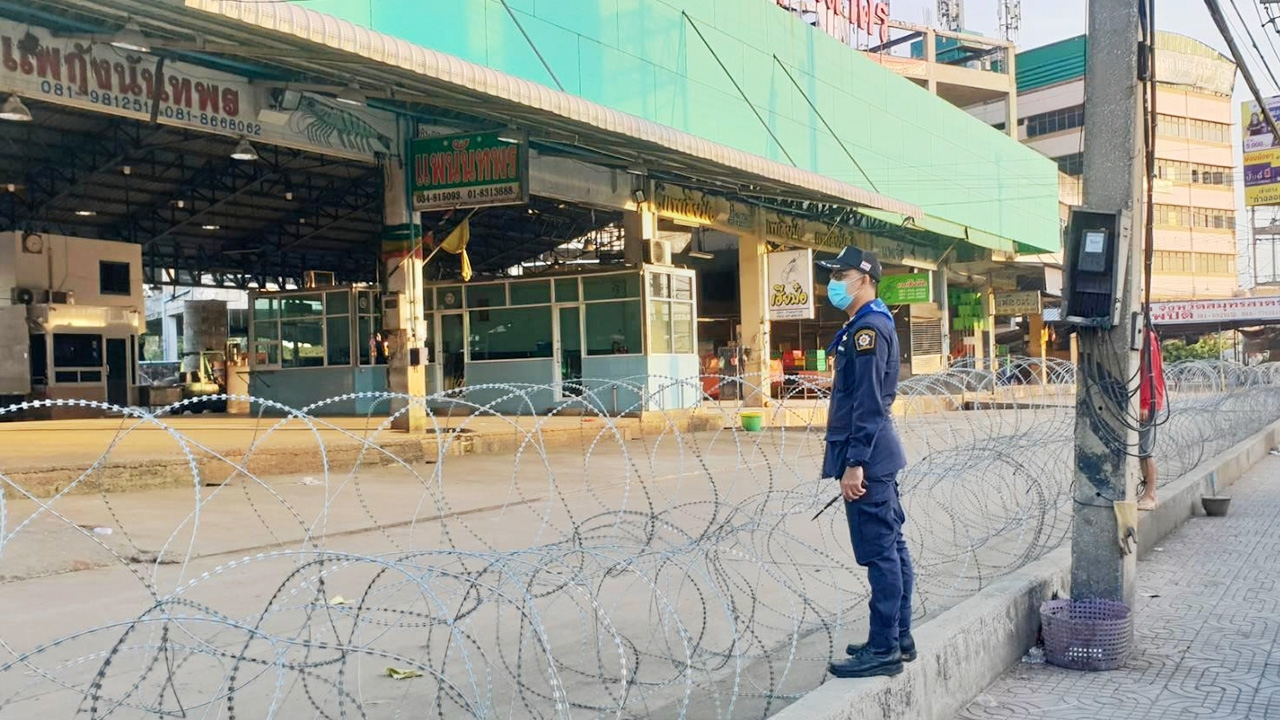 โควิดสมุทรสาคร ติดเชื้อเพิ่ม 146 ราย 90% เป็นแรงงานต่างด้าวในตลาดกุ้ง