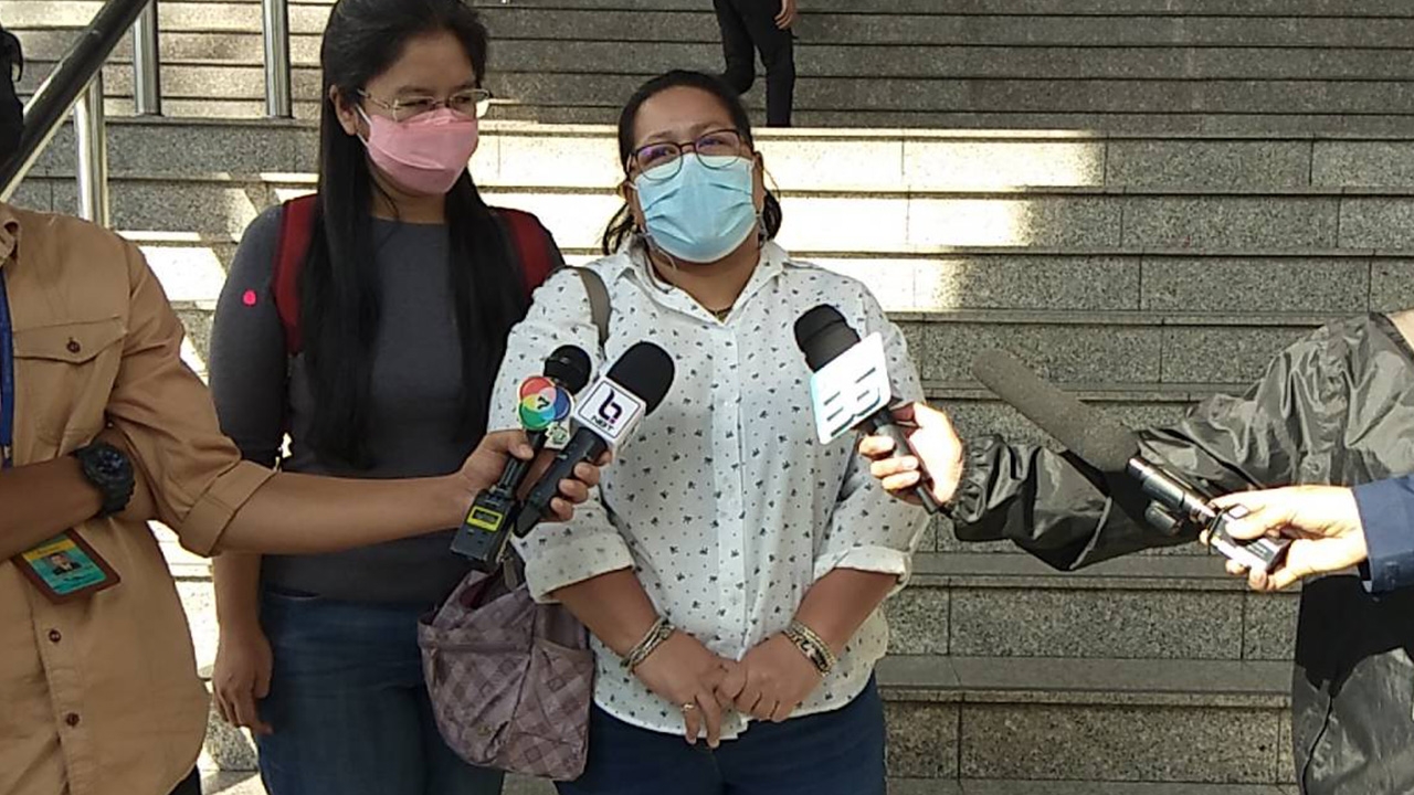 ศาลยกฟ้องแม่จ่านิว คดี 112-พ.ร.บ.คอมฯ กรณีตอบเฟซบุ๊กด้วยคำว่า "จ้า"