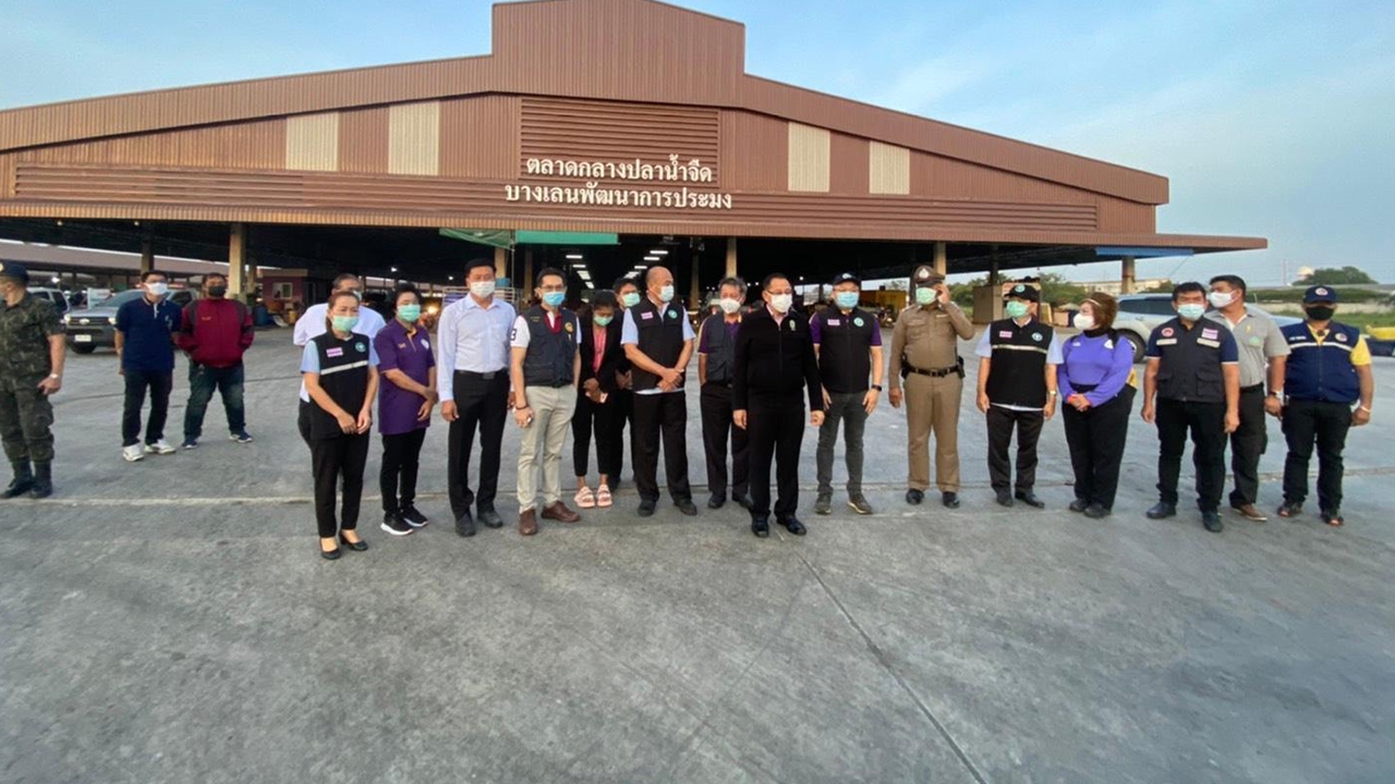 สสจ.นครปฐม ลุยตรวจแพปลาบางเลน คัดกรองโควิดหลังพบแรงงานต่างด้าวจำนวนมาก