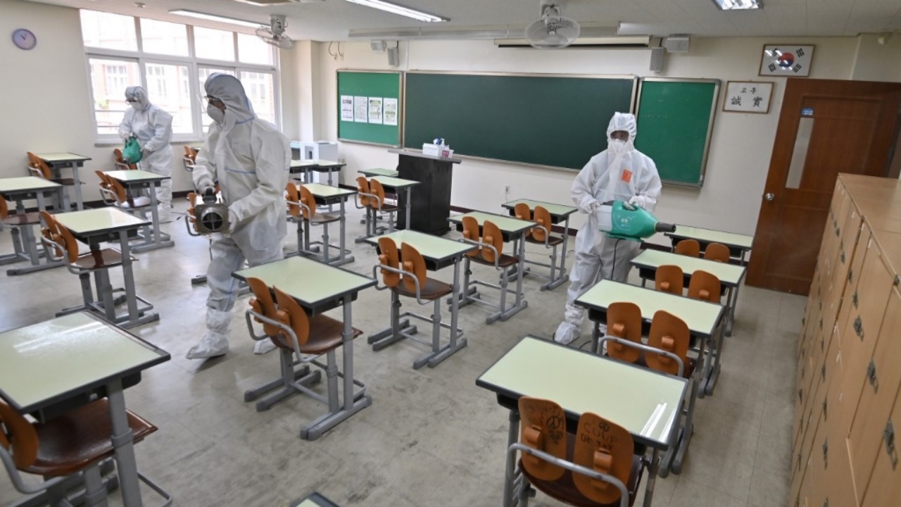 ต้านโควิดไม่ไหว เกาหลีใต้สั่งปิดรร. ตั้งแต่พรุ่งนี้เป็นต้นไป