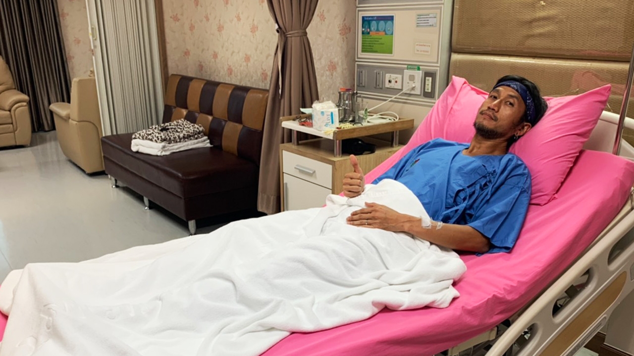 ด่วน ตูน บอดี้สแลม กระดูกคอกดทับเส้นประสาท แขนซ้ายชา บางนิ้วขยับไม่ได้