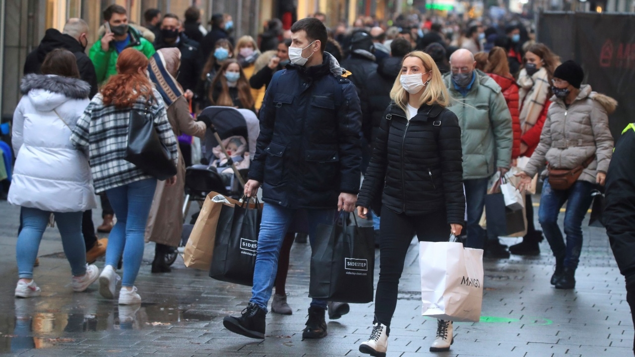 เยอรมนีชงแผนปิดร้านค้าช่วงปีใหม่ เครียด พบติดโควิดวันเดียวทะลุ 2 หมื่น