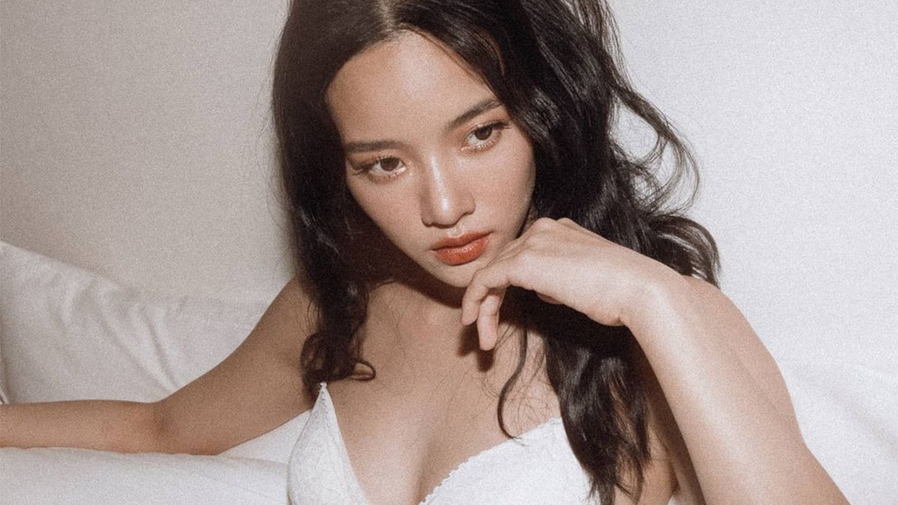 เซ็กซี่เกินต้าน สาว “วาววา ณิชา” โพสต์รูปใส่ชุดชั้นในนั่งยั่วๆ อยู่บนเตียง
