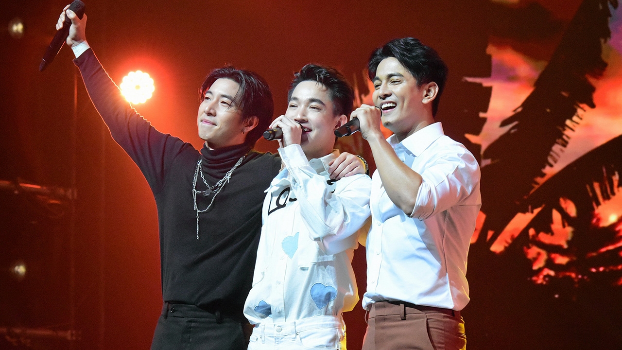 “กัน-ริท-โตโน่” จัดเต็ม ครบทุกอารมณ์ คอนเสิร์ต “10 ปี อสรพิษ กัน ริท โน่ โชว์”