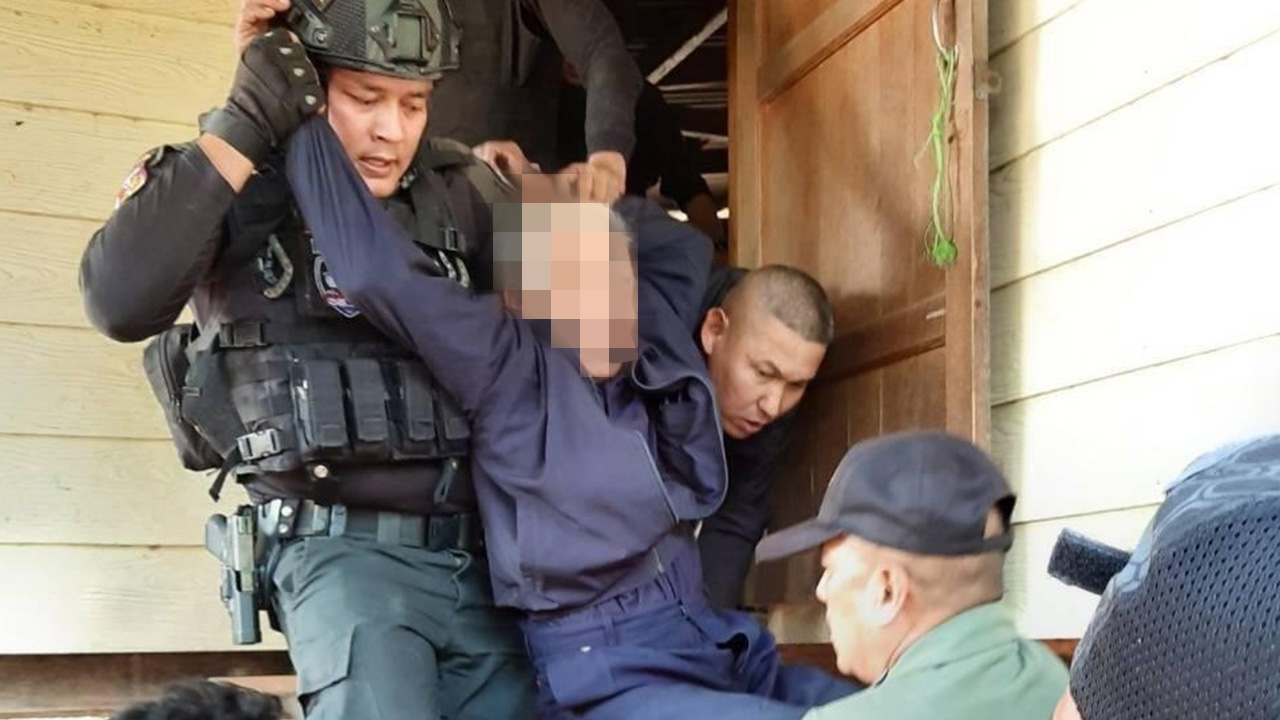 ผ่านไป 40 ชม. ตาวัย 81 ยิงลูกเขยดับมอบตัวกับตำรวจแล้ว ส่ง รพ.เช็กร่างกาย