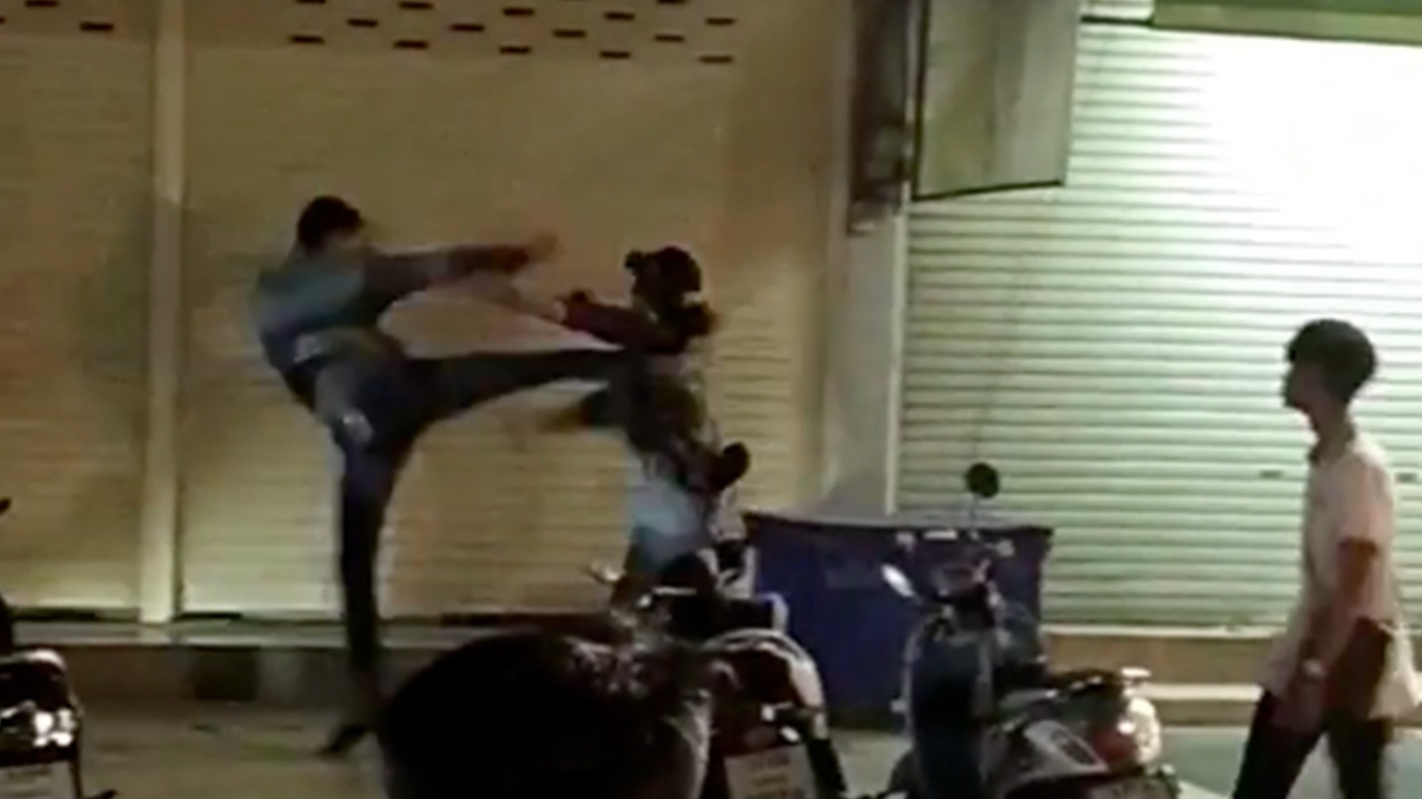 โซเชียลจวกยับ หนุ่มห้าว "ต่อยผู้หญิง" จนร่วง หลังมาดูคอนเสิร์ตลาบานูน (คลิป)