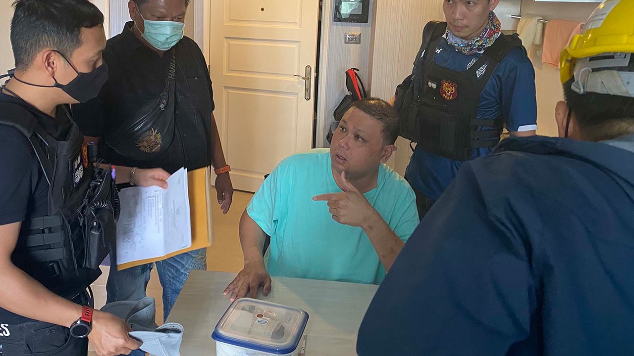 ตร.เค้นสอบ "เสี่ยแพร" ตื้บโหด ยังปฏิเสธ เตรียมส่งฝากขัง ค้านประกันตัว