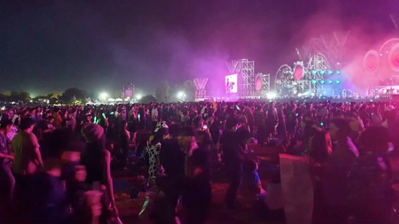 สธ.โต้ผู้ติดโควิดไปคอนเสิร์ตเขาใหญ่ ส่อยกเลิกจัดงาน แออัด มีคนไม่สวมหน้ากาก