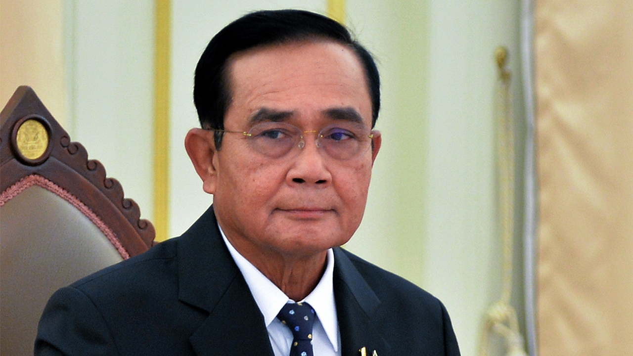 ยื้ออารมณ์มวลชนต่ออายุ