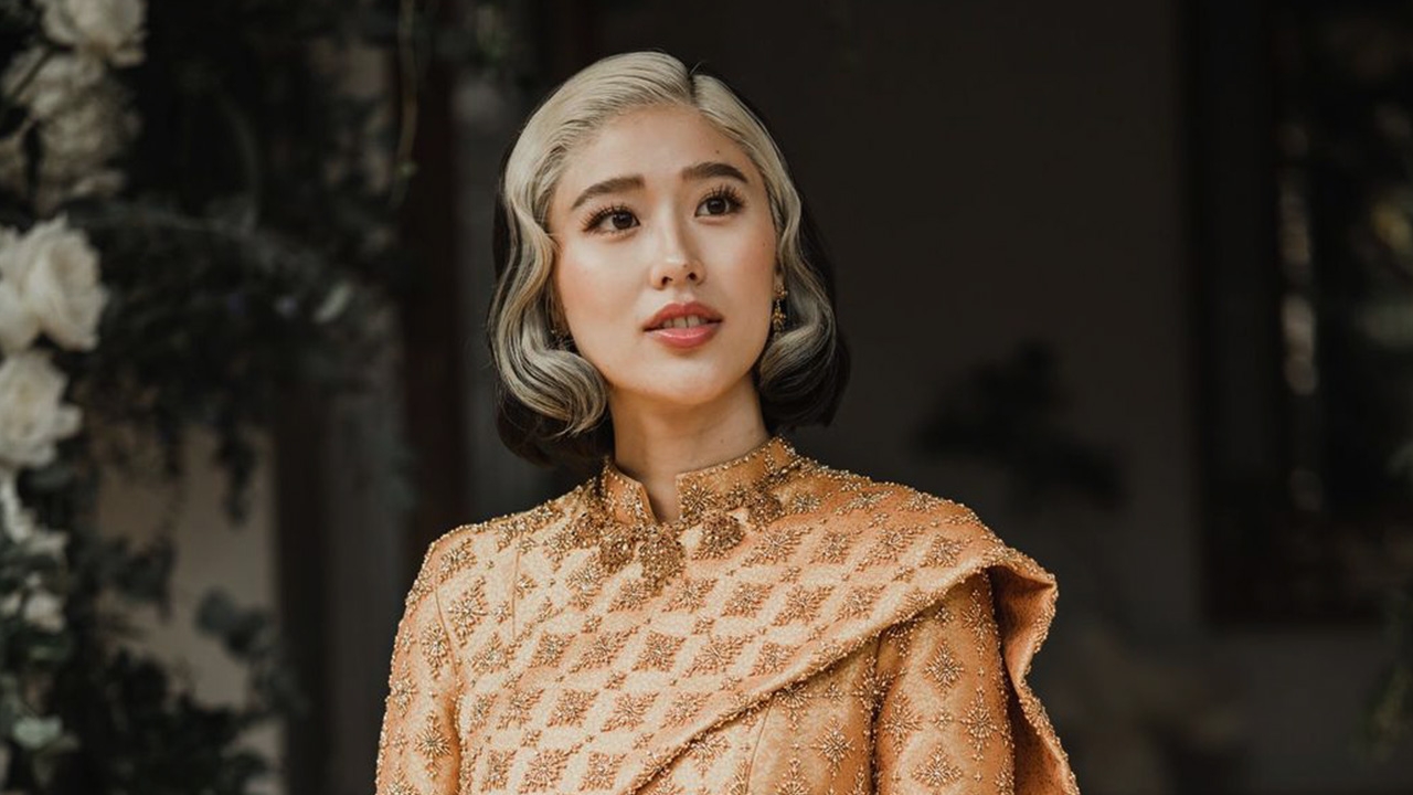 ชาวเน็ตโต้เดือดแทน แก้ว จริญญา หลังมีดราม่าสีผมเจ้าสาวกับชุดไทย