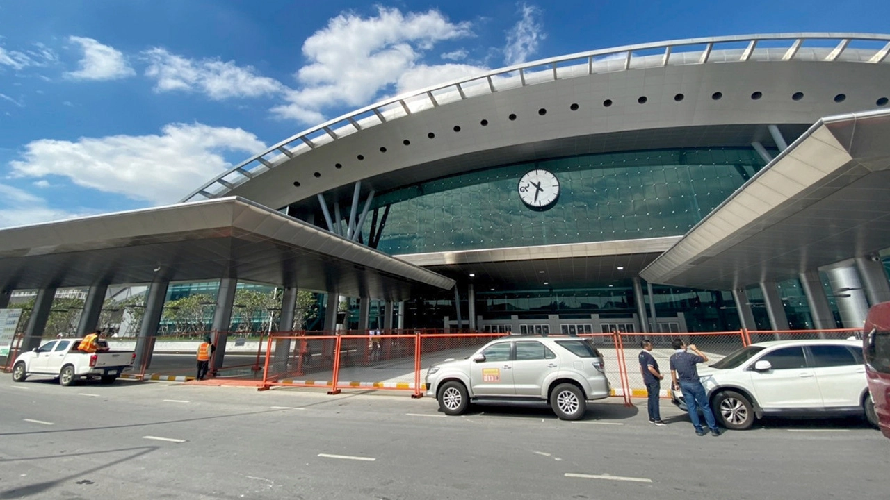 นายกฯ เตรียมนำ ครม. ไปสถานีกลางบางซื่อ ทดสอบนั่งรถไฟฟ้าสายสีแดง