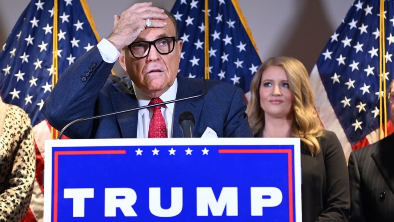 "รูดี จูลิอานี" ทนายความคู่ใจทรัมป์ติดโควิด-19