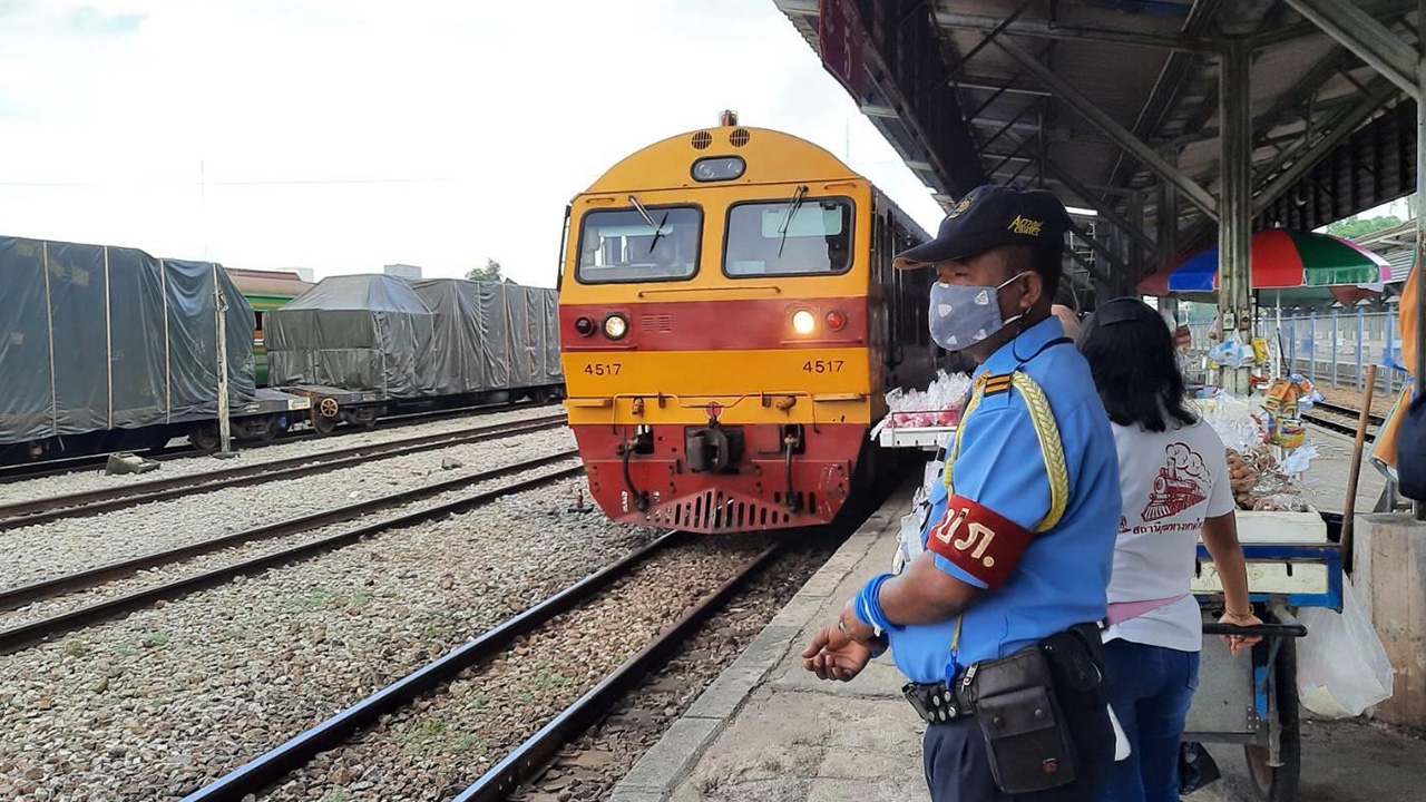 รถไฟสายใต้กลับมาให้บริการวันนี้ทุกขบวน หลังหยุดวิ่งเพราะน้ำ