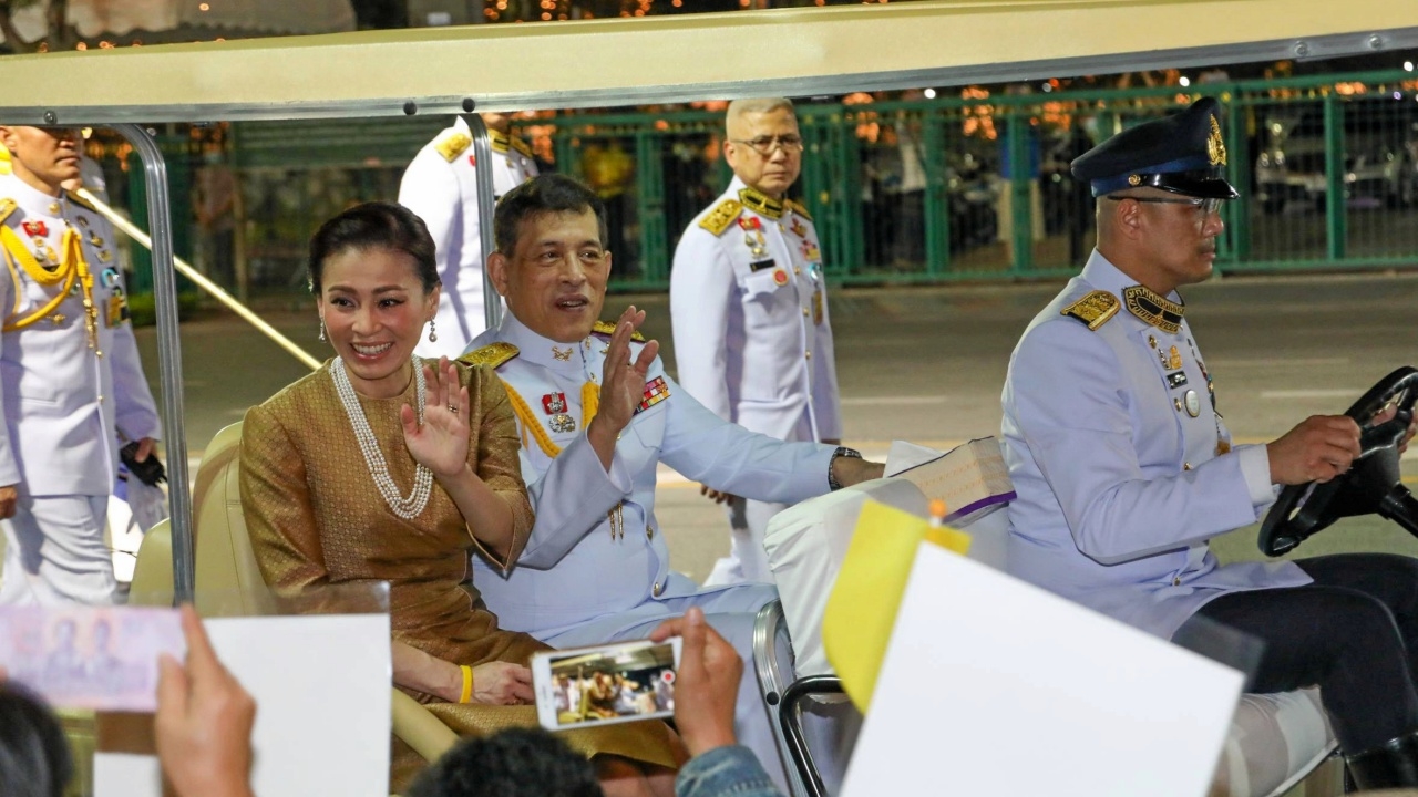 ในหลวง-ราชินี เสด็จฯ ไปทรงเปิดอาคารที่ทําการศาลฎีกา เขตพระนคร