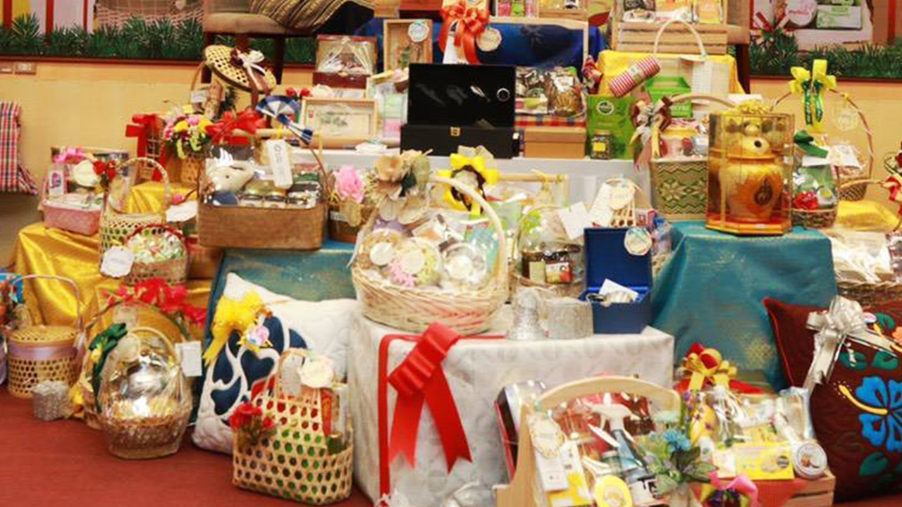 เชิญคนไทยอุดหนุนสินค้าโอทอปเป็นของขวัญปีใหม่ ช่วยหนุนเศรษฐกิจฐานราก