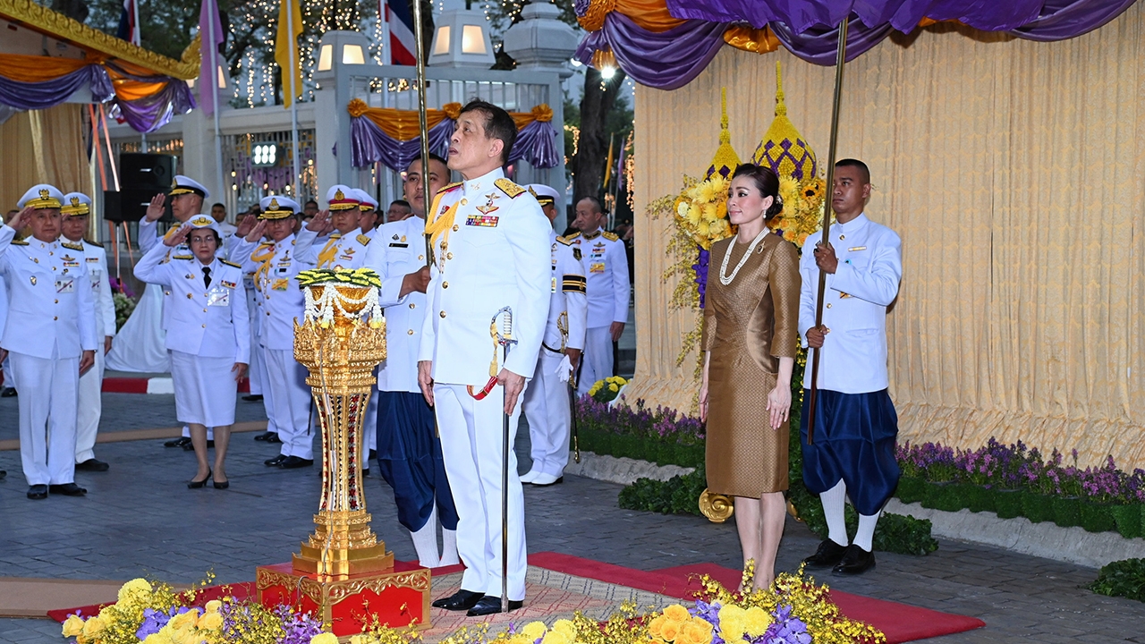 "ในหลวง-ราชินี" เสด็จพระราชดำเนินทรงเปิดอาคารใหม่ศาลฎีกา ถนนราชดำเนินใน