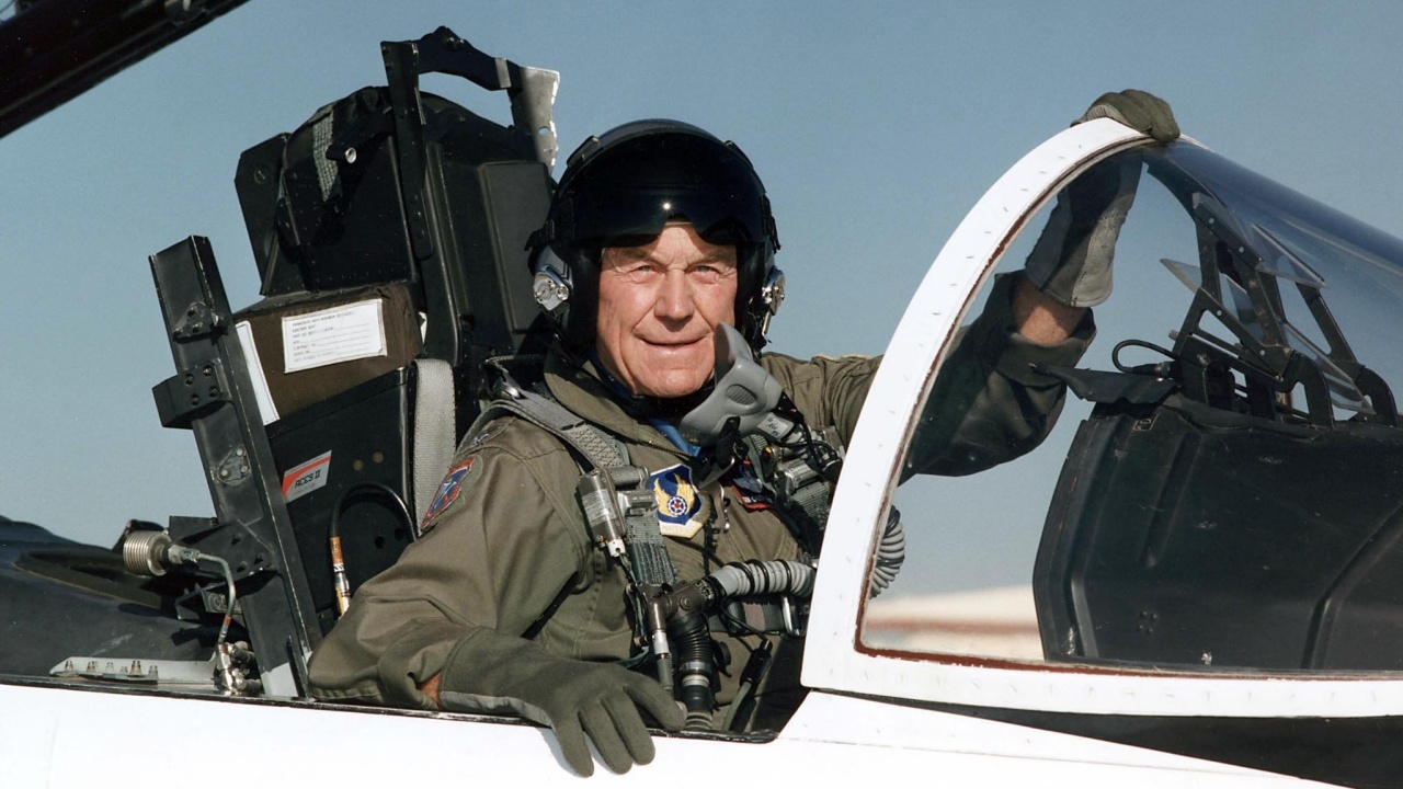 อาลัย ‘ชัค เยเกอร์’  เจ้าของตำนาน ‘บินทะลุกำแพงเสียงคนแรก’ ลาโลก