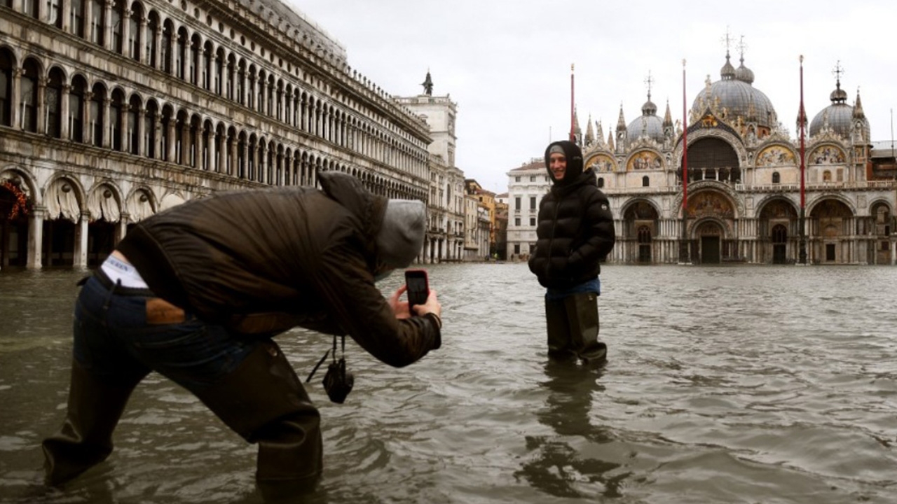 อีกแล้ว น้ำท่วมเมืองเวนิส ประเมินสถานการณ์ผิด ยกแบริเออร์ไม่ทัน